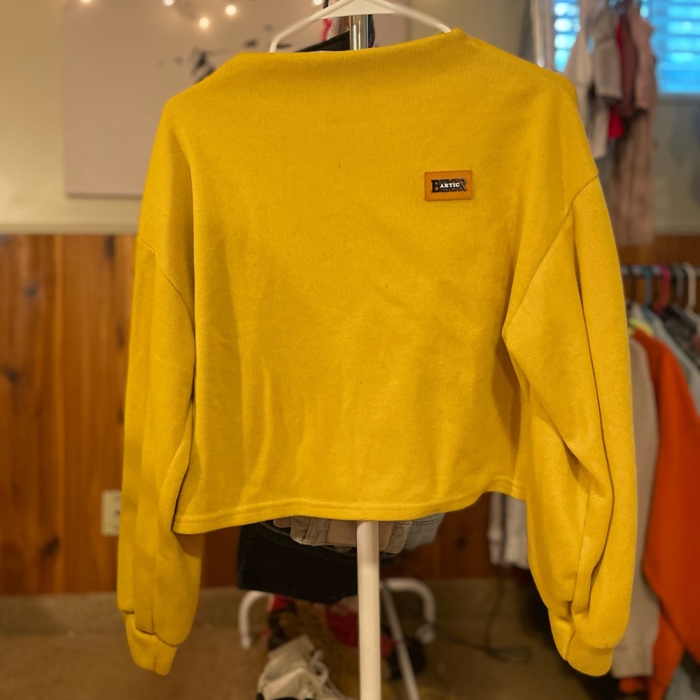 mustard yellow long sleeve sweater